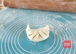 猪肉韭菜鸡蛋水饺的做法图解6