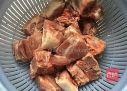 蔬菜烧排骨的做法图解1