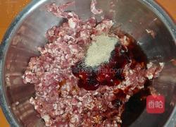 洋葱牛肉馅饼的做法图解2