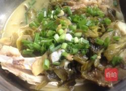 酸菜鱼头汤的做法图解5