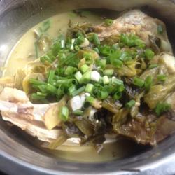酸菜鱼头汤的做法[图]
