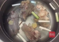 清炖大骨汤的做法图解4