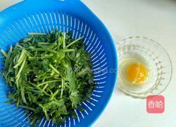 茼蒿炒鸡蛋的做法图解1