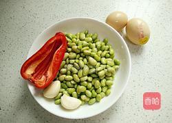 毛豆炒鸡蛋的做法图解1