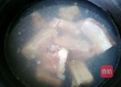 东北酸菜炖排骨的做法图解2