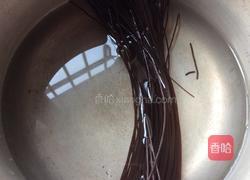 凉拌酸辣蕨根粉的做法图解1