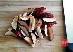 红枣莲子粥的做法图解2