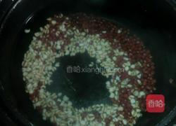 薏米红豆汤的做法图解2