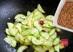 芝香椒油西葫芦的做法图解10