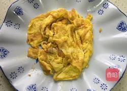 鸡蛋炒河粉的做法图解2