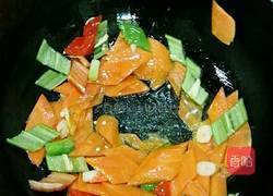香菇胡萝卜炒肉的做法图解6