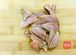 尖椒炒腊肉的做法图解1