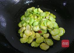 韭菜炒蚕豆的做法图解5