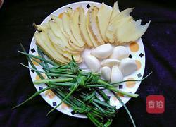 姜葱花生焖猪蹄的做法图解3