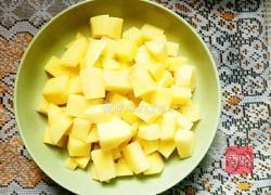 烧排骨炖土豆的做法图解2