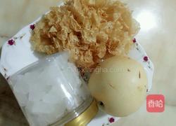 冰糖银耳炖雪梨的做法图解1