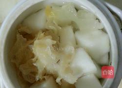 冰糖银耳炖雪梨的做法图解4