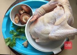 清炖蘑菇土鸡的做法图解1