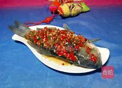 Illustration of how to make cold crucian carp 10