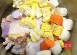 玉米山药炖鸡汤的做法图解3