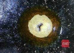 蚕豆炒蒜苗的做法图解3