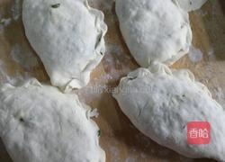鸡蛋韭菜盒子的做法图解7