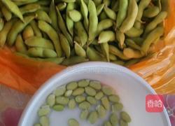 辣椒毛豆的做法图解1