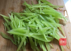 凉拌莴苣的做法图解2