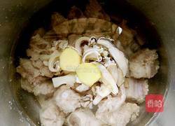 墨鱼排骨汤的做法图解6