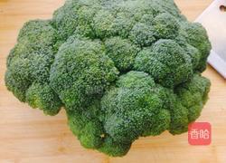 凉拌西兰花的做法图解1