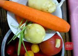 西红柿炖牛肉的做法图解1