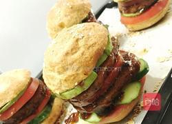 黑胡椒牛排汉堡的做法图解3