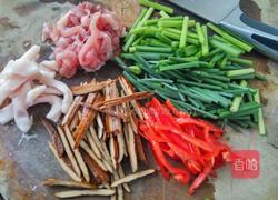 韭菜苔炒肉丝的做法图解1