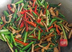 韭菜苔炒肉丝的做法图解4