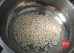 绿豆薏米芡实粥的做法图解2