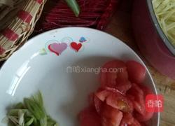 西红柿炒土豆的做法图解2