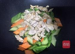 青椒黄瓜炒肉的做法图解7