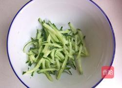 黄瓜鸡蛋饼的做法图解2