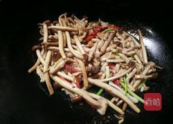 鲜茶树菇炒肉的做法图解7