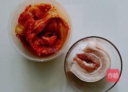 辣泡菜拌饭的做法图解1