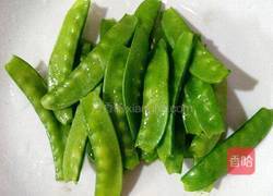 荷兰豆炒鸡蛋的做法图解2