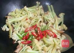 五花肉炒花菜的做法图解8