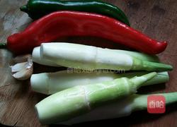 清炒茭白的做法图解1