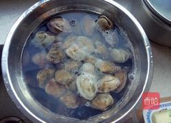豆酱蛤蜊汤的做法图解2