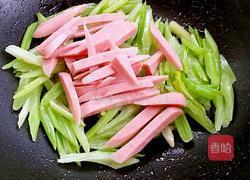 白果炒芹菜的做法图解9