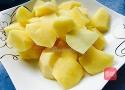 西红柿牛肉炖土豆的做法图解2