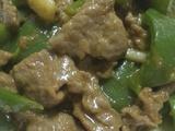 嫩滑牛肉炒青椒