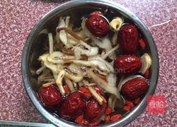 清补凉炖鸽子汤的做法图解2