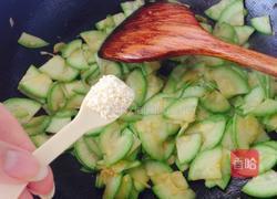 炝炒西葫芦的做法图解8