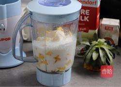 菠萝奶昔的做法图解2
